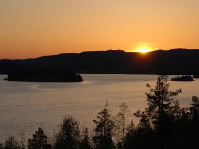 Self-guided Kayaking on the &Aring;ngerman River | Photo: HKK