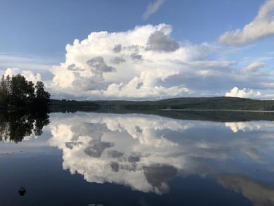 Self-guided Kayaking on the &Aring;ngerman River | Photo: HKK