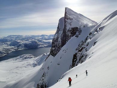 Alpine Ski Touring in Lyngen | Photo: LOC