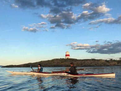 Choose single or double kayaks for your tour | Photo: C. Swanson