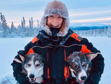 Working closely with the dogs is very much a part of the tour | Photo: Sarah Walton