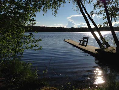 By the lake | Photo: TET