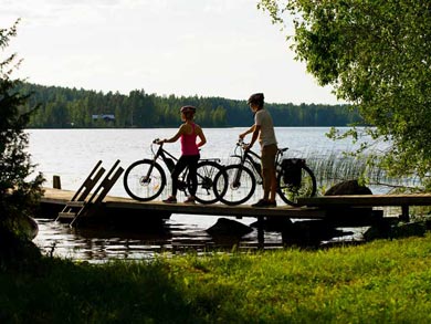 Cycling from the cabins | Photo: TET