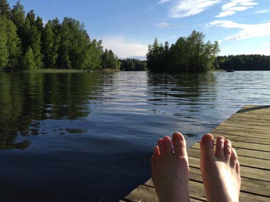 By the lake | Photo: TET