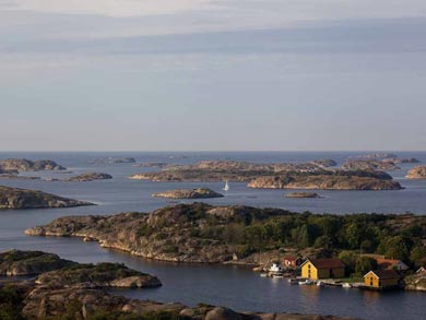 Self-guided Sea Kayaking in Bohusl&auml;n (Option 2 tour) | Photo: J. Hermanssson